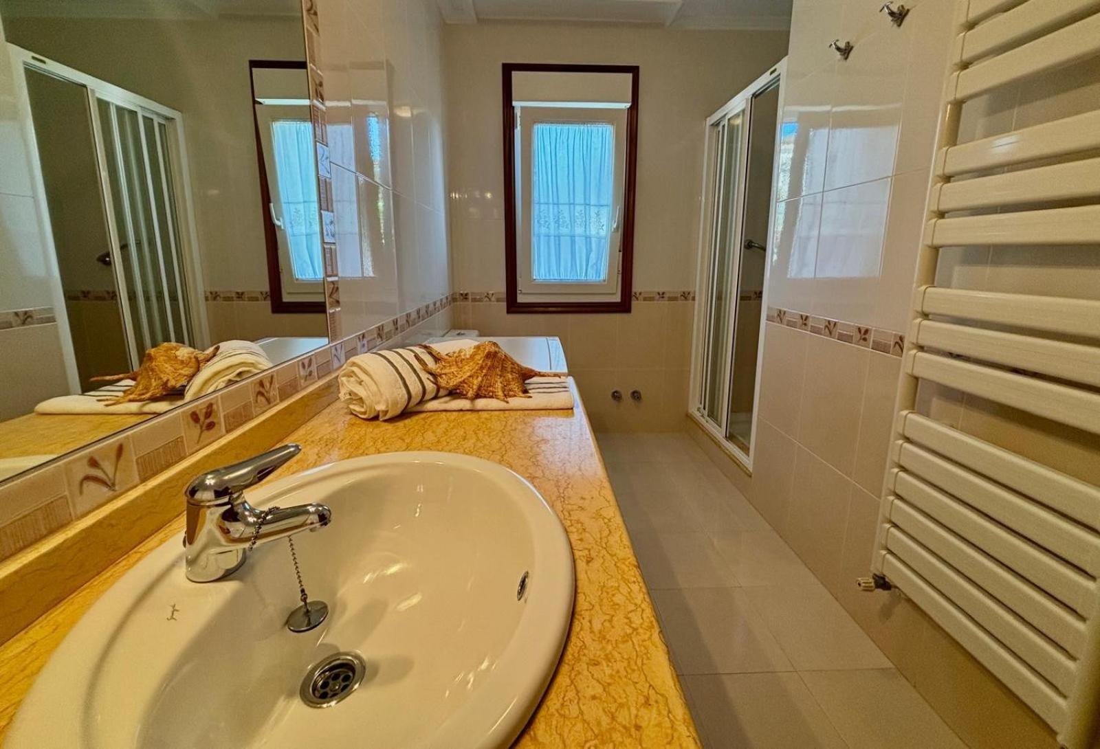 شقة Holibai, Casa Caeiro ,Un Hogar Lejos De Casa, Sabaris, Galicia بايونا المظهر الخارجي الصورة